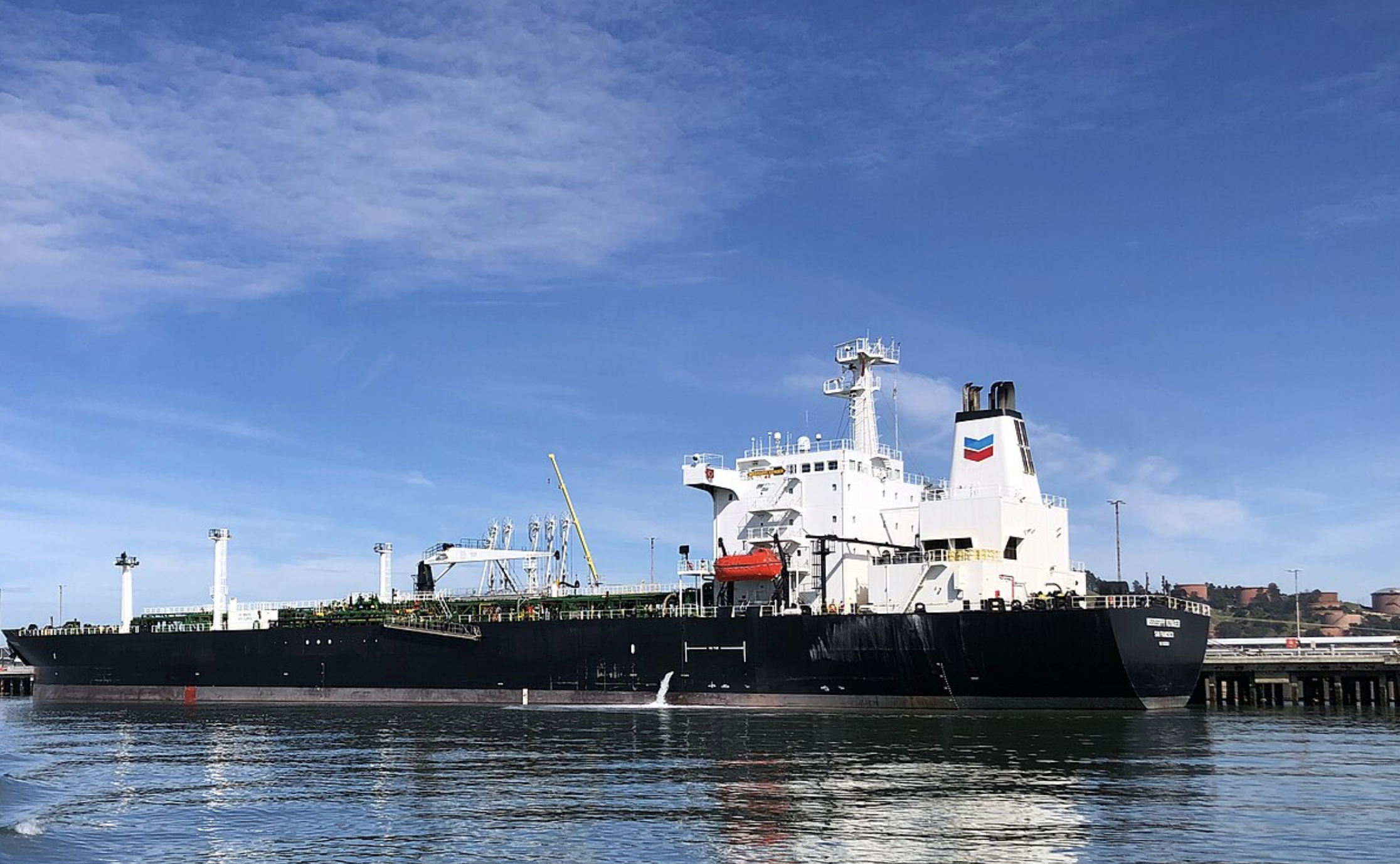 Only Chevron Tankers Sail International Waters as Venezuela Oil Exports Fall After U.S. Seizure, Sources Say