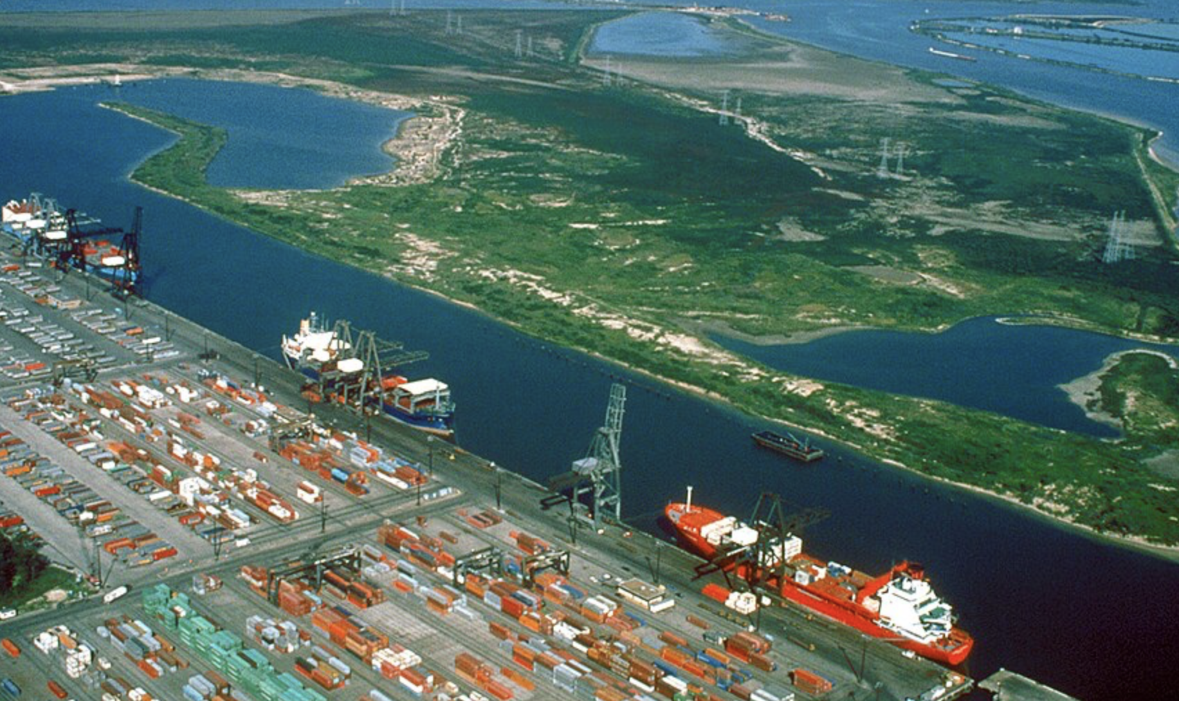 Oil tanker seized by U.S. near Venezuela reportedly en route to Houston