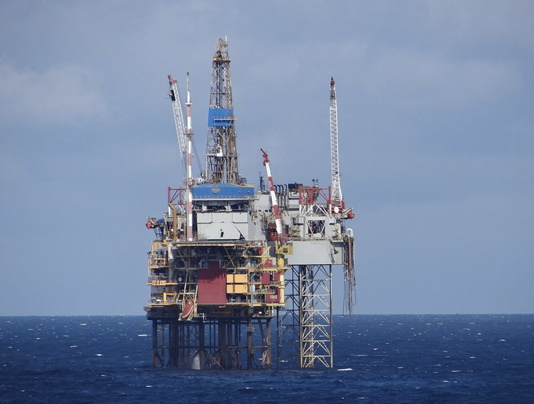 Trump administration advances offshore drilling expansion amid bipartisan resistance